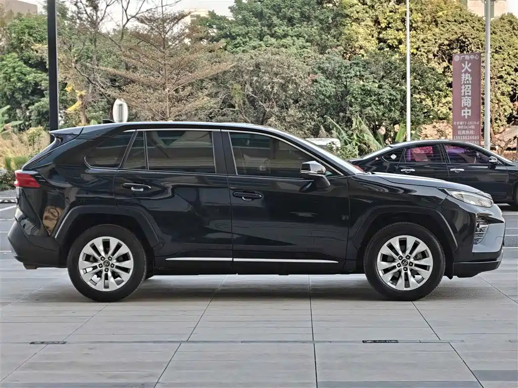 Toyota Wildlander 2022 2.0L CVT 2WD Urban Edition фото 32