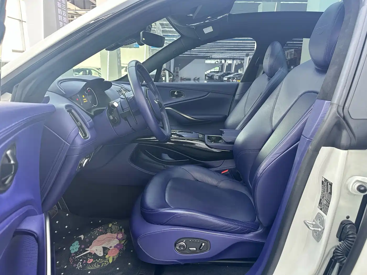 Aston Martin DBX 2022 2020 4.0T V8