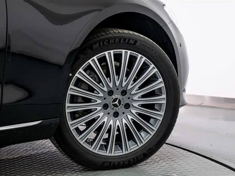 Mercedes-Benz E-Class 2023 E 300 L Fashion фото 19