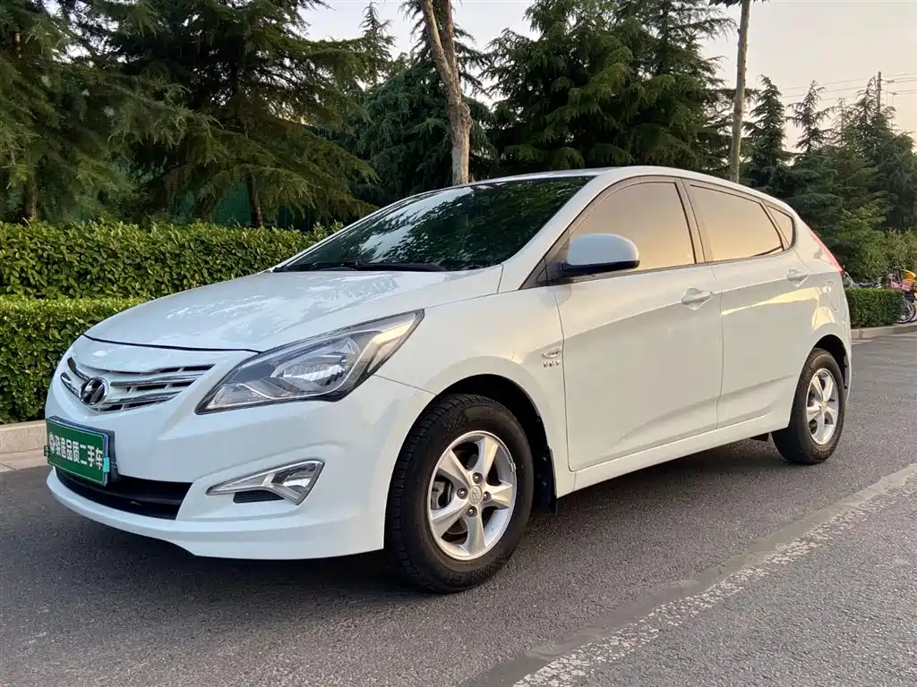 Hyundai Reina 2014 1.4L Manual GLX