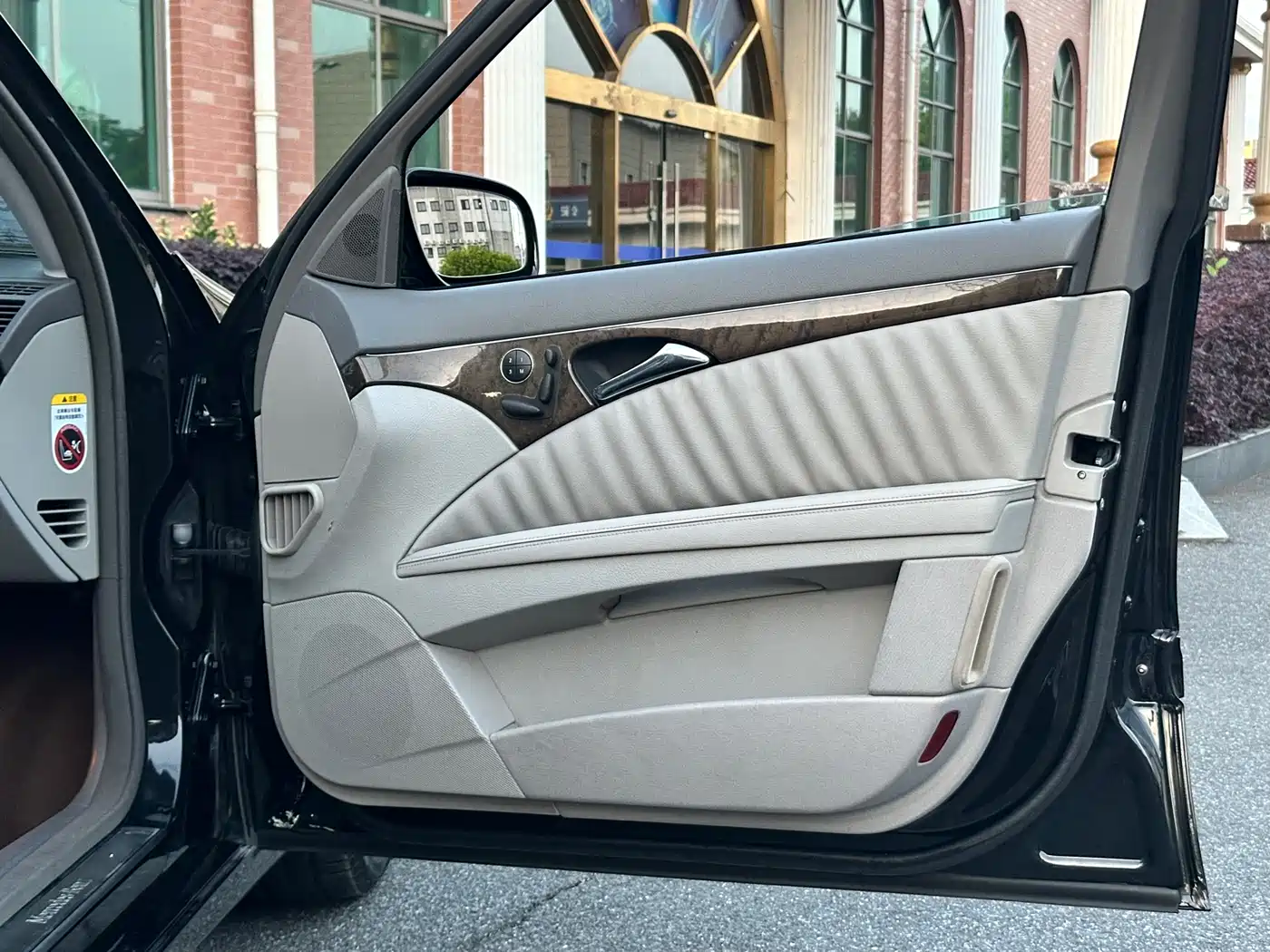 Mercedes-Benz E-Class 2008 Model E 280 Personality Sport Edition фото 26