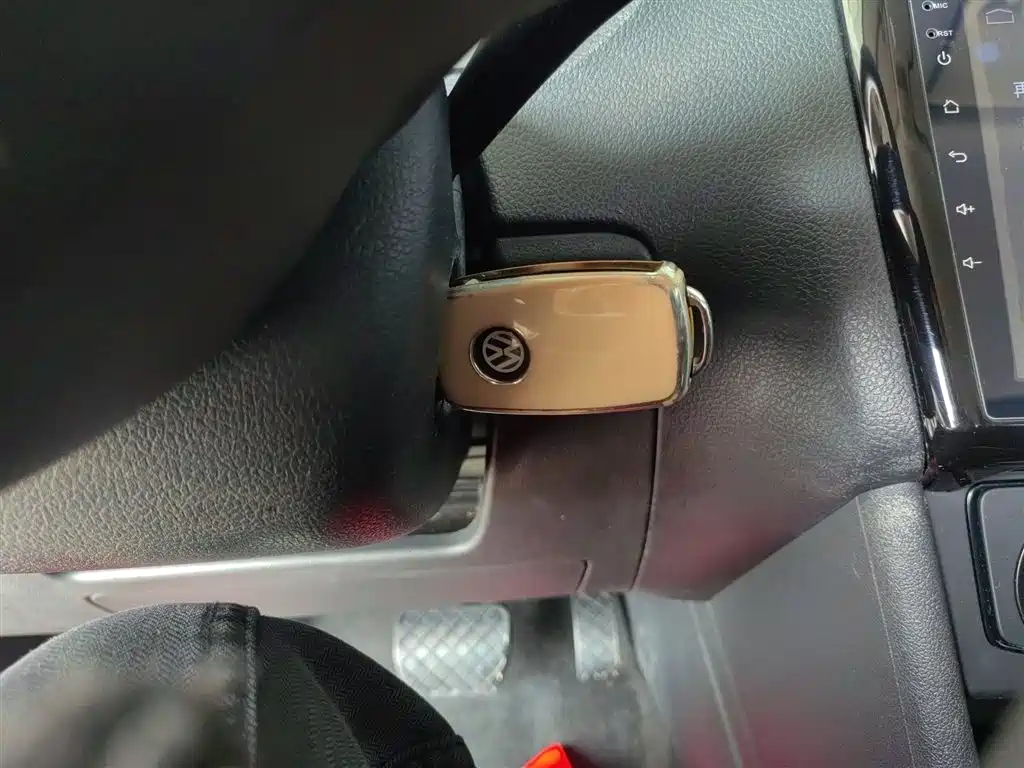Volkswagen Polo 2016 1.4L Automatic Trend фото 9