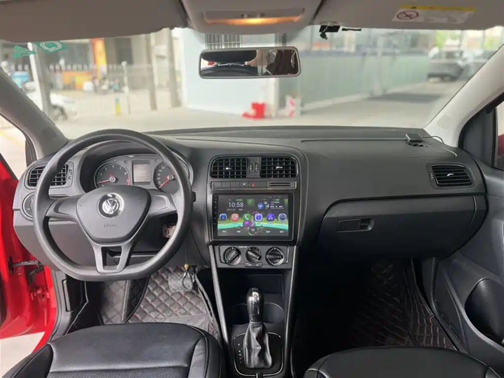 Volkswagen Polo 2016 1.4L Automatic Trend фото 14