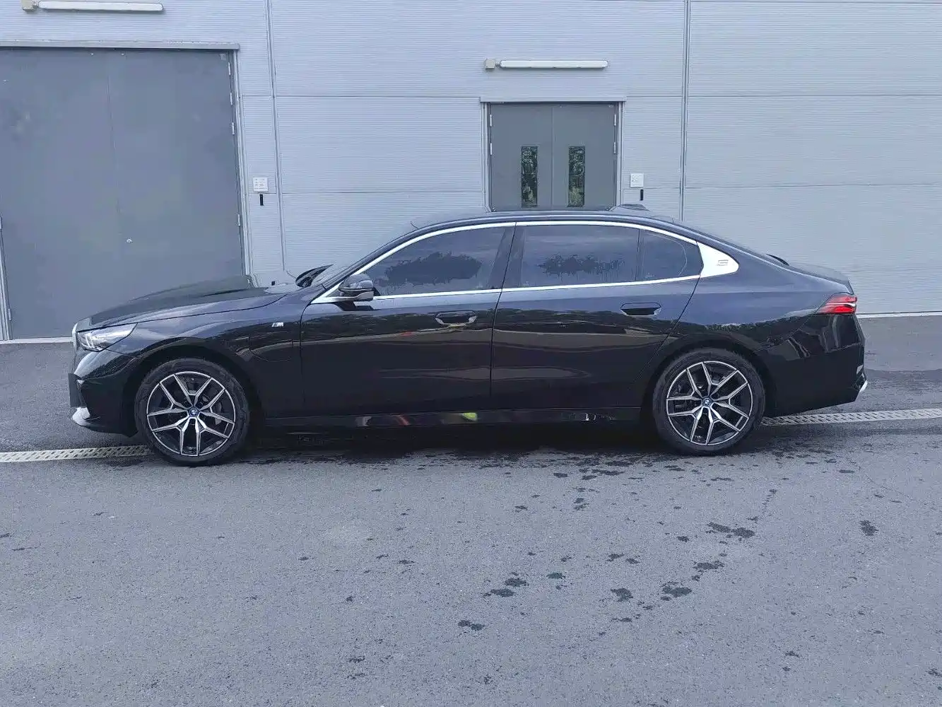 2026 BMW i5