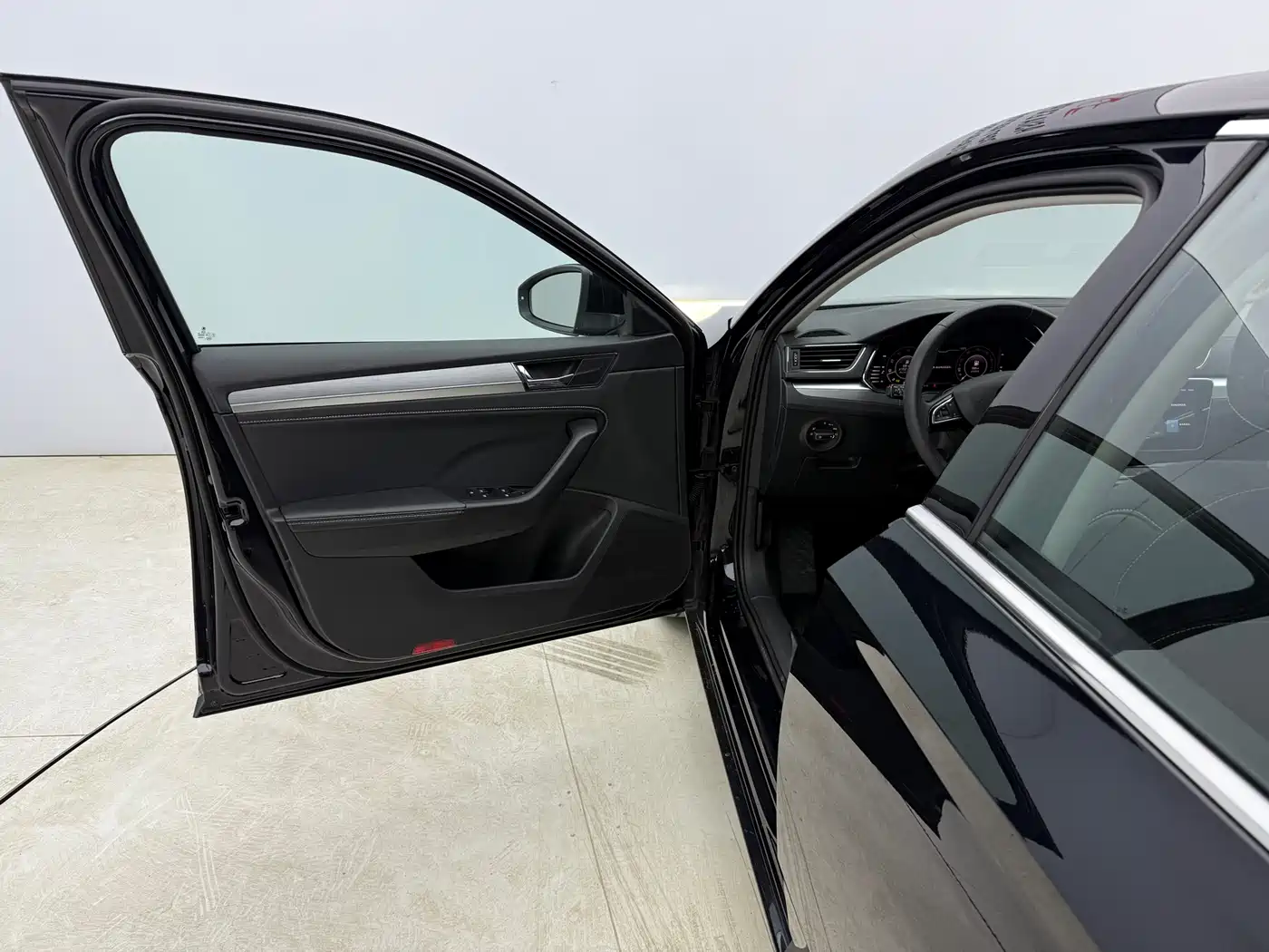 Škoda Superb 2024 TSI280 DSG Premium Edition фото 21