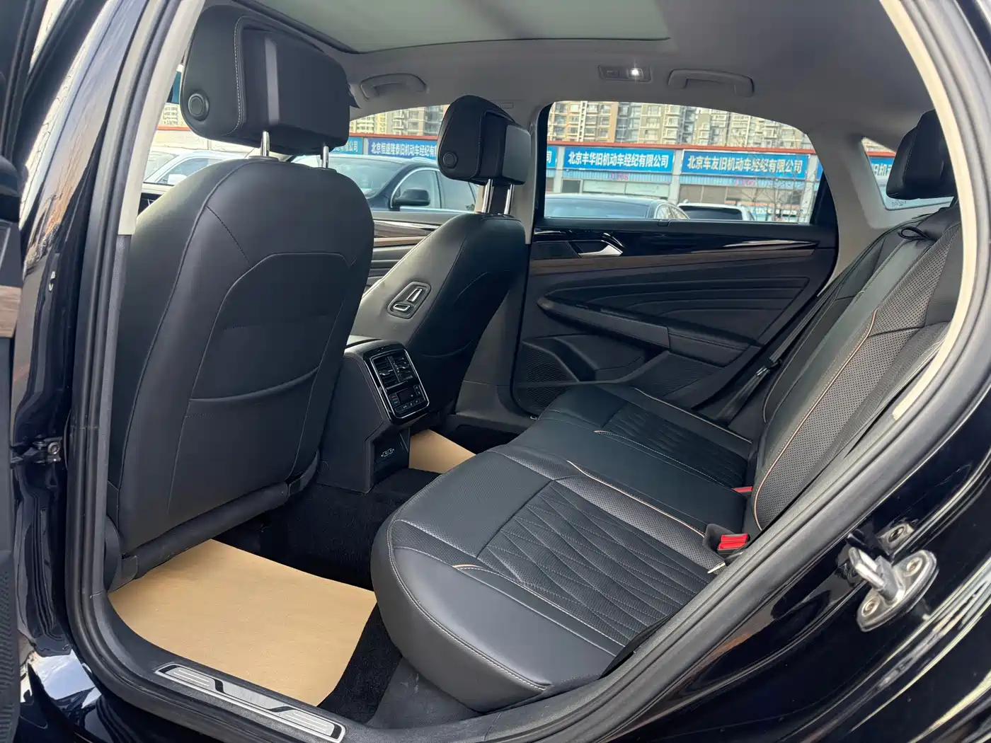 Volkswagen Passat 2019 330TSI Luxury Edition China VI фото 11