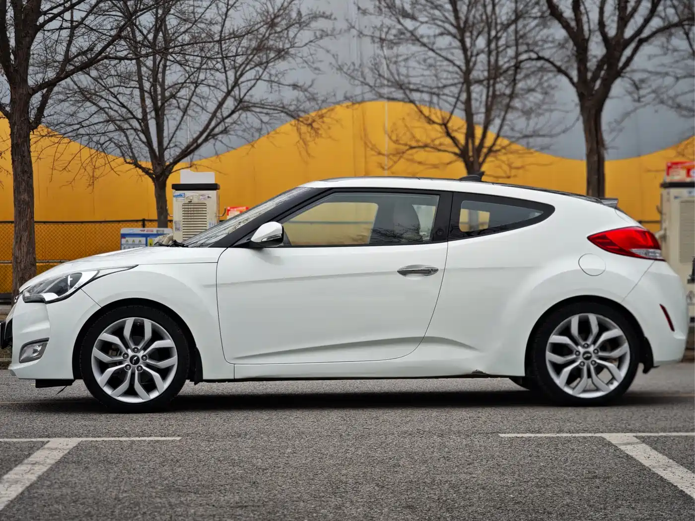 Hyundai Veloster 2012 1.6L Automatic Luxury Edition фото 7