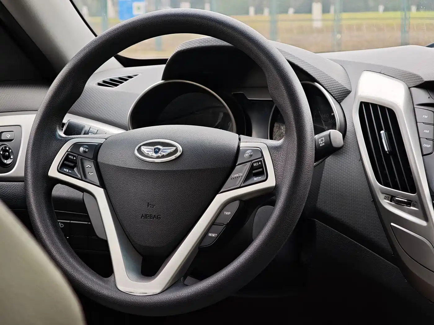 Hyundai Veloster 2012 1.6L Automatic Luxury Edition фото 21