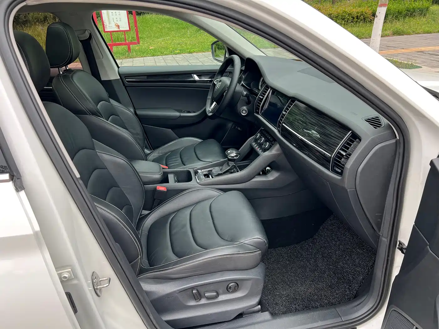 Škoda Kodiaq 2018 Facelift TSI330 5-seat 2WD Premium Luxury Edition фото 12