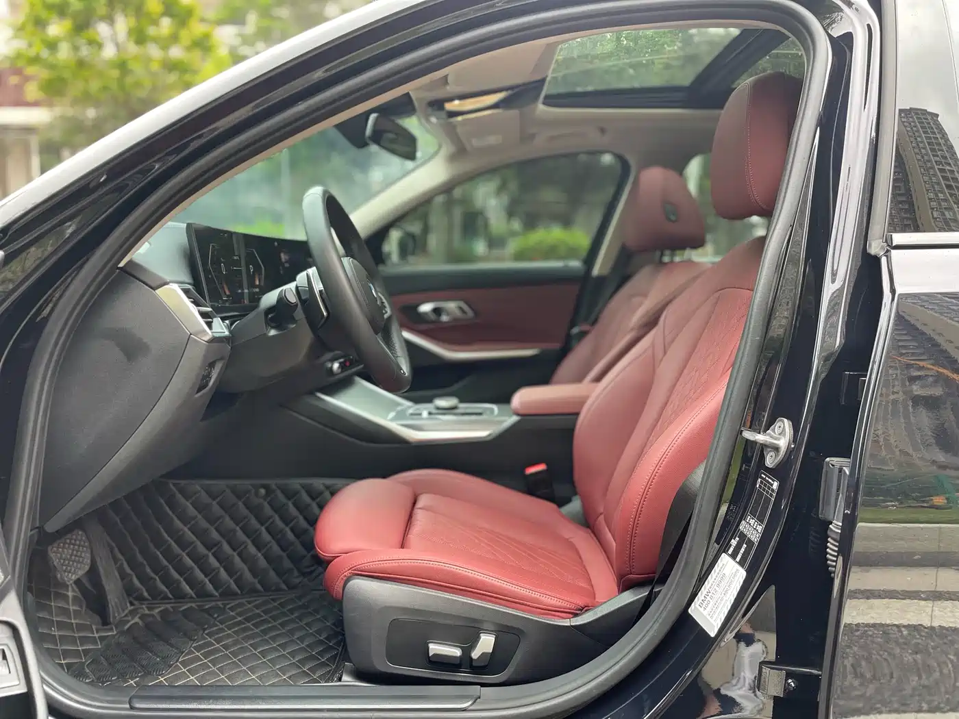 BMW 3 Series 2023 325i M Sport Black Night Package фото 8