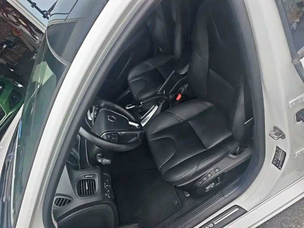 Volvo V40 2018 2017 T3 Inscription