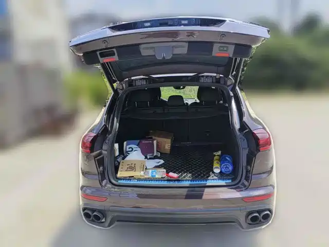 Porsche Cayenne 2016 Cayenne Platinum Edition 3.0T — фото 5