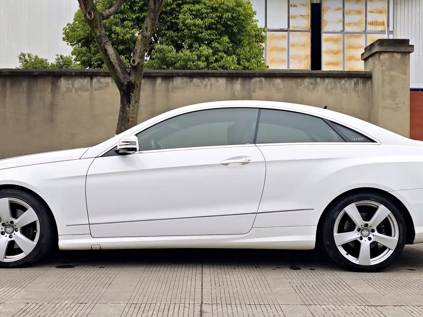Mercedes-Benz E-Class (Import) 2012 E 200 CGI Coupe фото 4