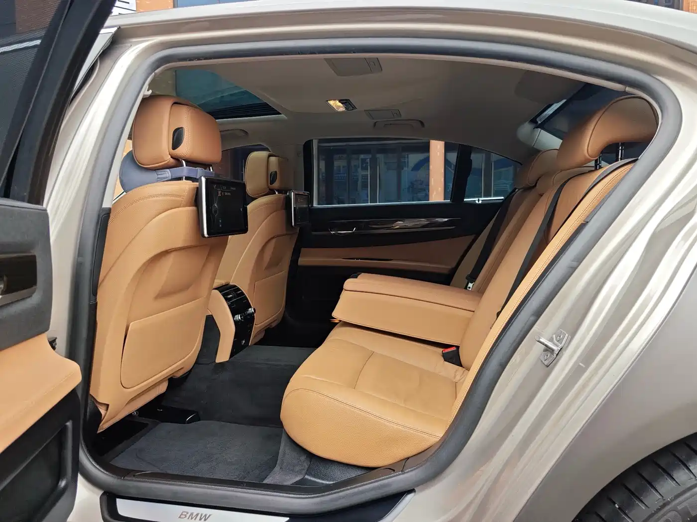 BMW 7 Series 2014 730Li Premium фото 12