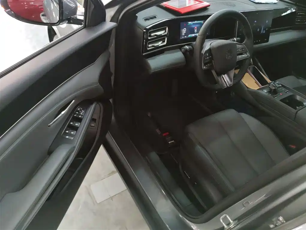 BYD Qin L 2024 DM-i 120KM Leading фото 16