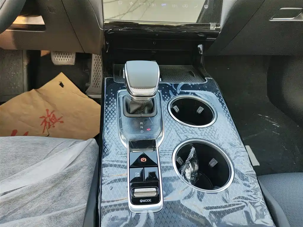 Hongqi HS3 PHEV 2025 125km Jingwei PLUS 2 Million Commemorative Edition фото 11