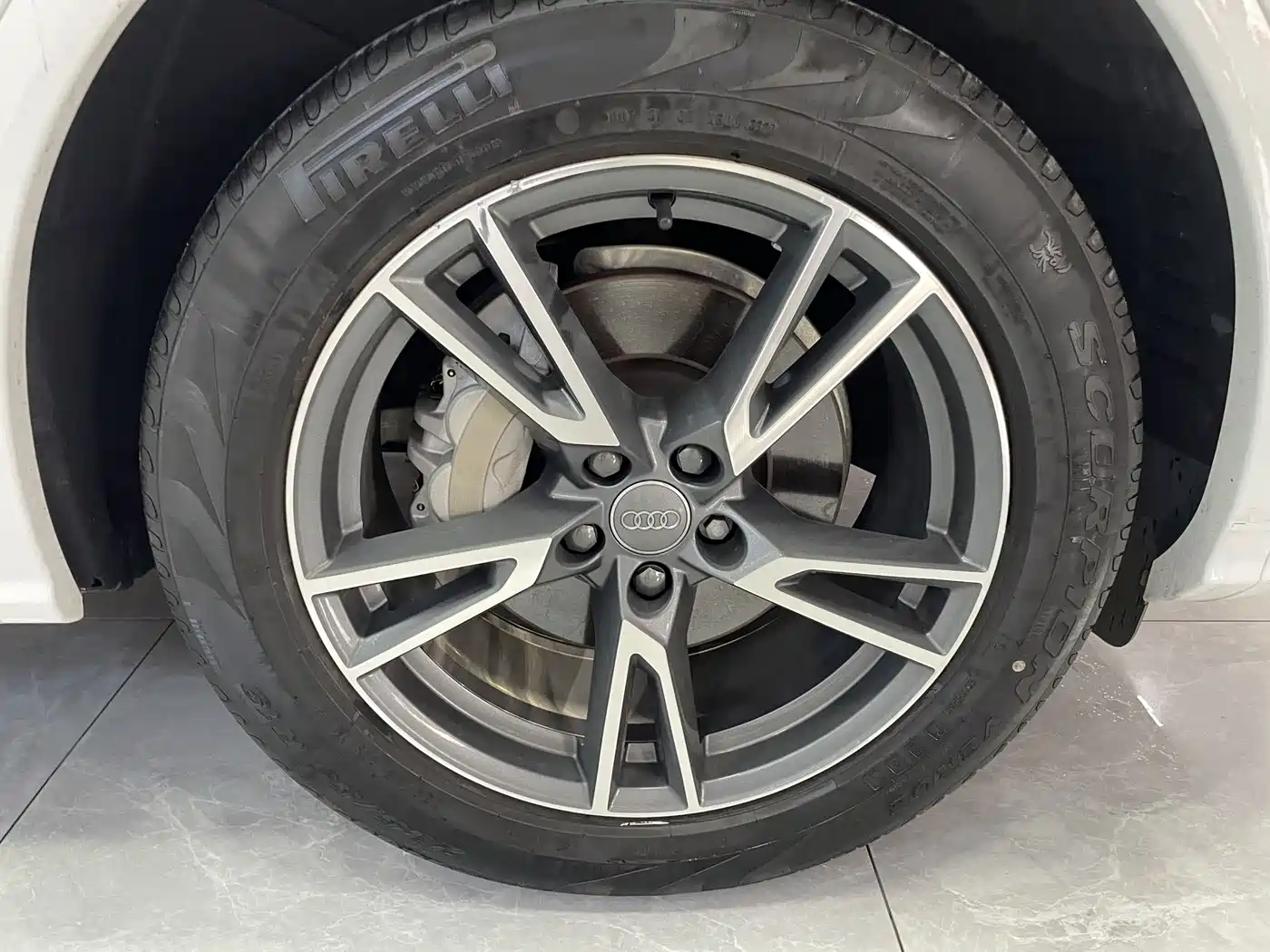 Audi Q5L 2020 Facelift 40 TFSI Honor Fashion фото 16