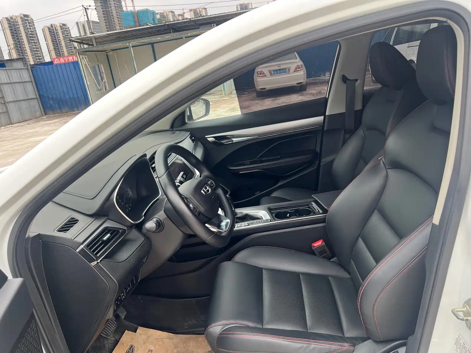 Фото 4 - Geely Binrui