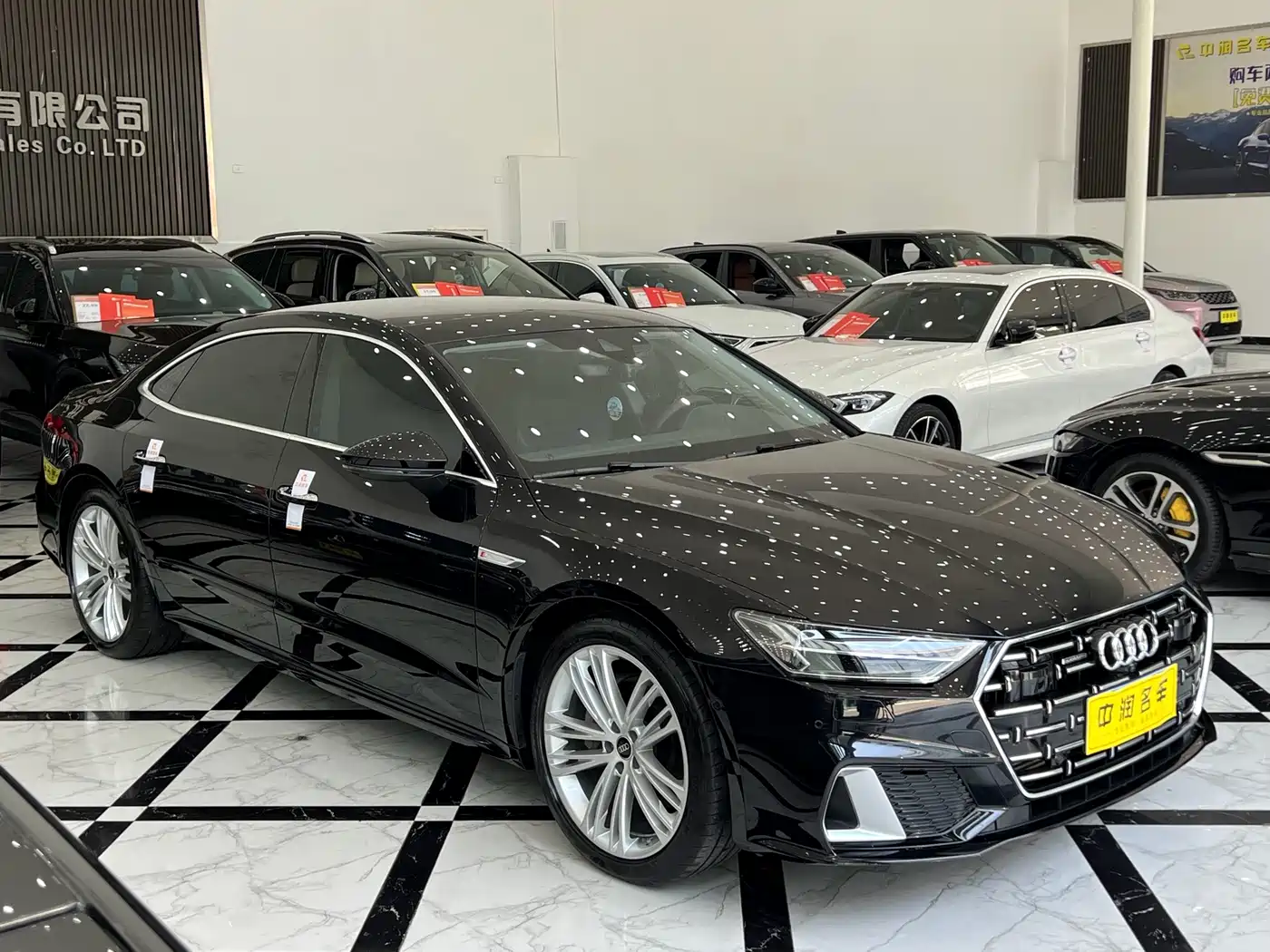 Фото 3 - Audi A7L