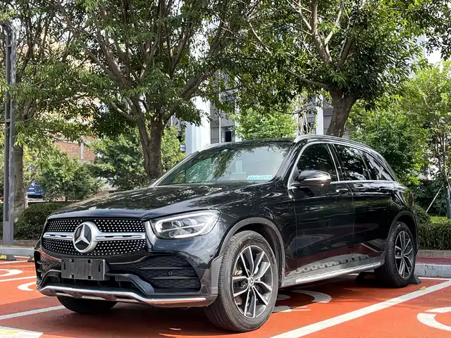 MERCEDES-BENZ GLC