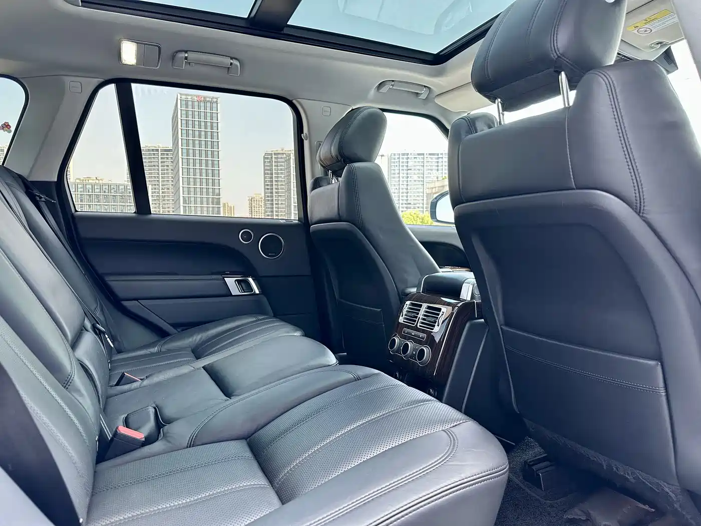 Land Rover Range Rover 2018 3.0 SC V6 Vogue Heritage Edition фото 9