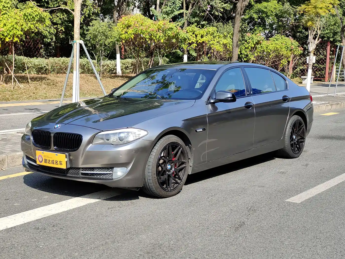 BMW 5 Series 2011 535Li Leading