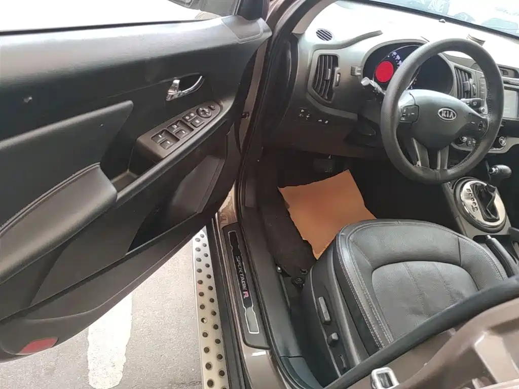 Kia Sportage 2014 2.0L Automatic 2WD Premium Special фото 16