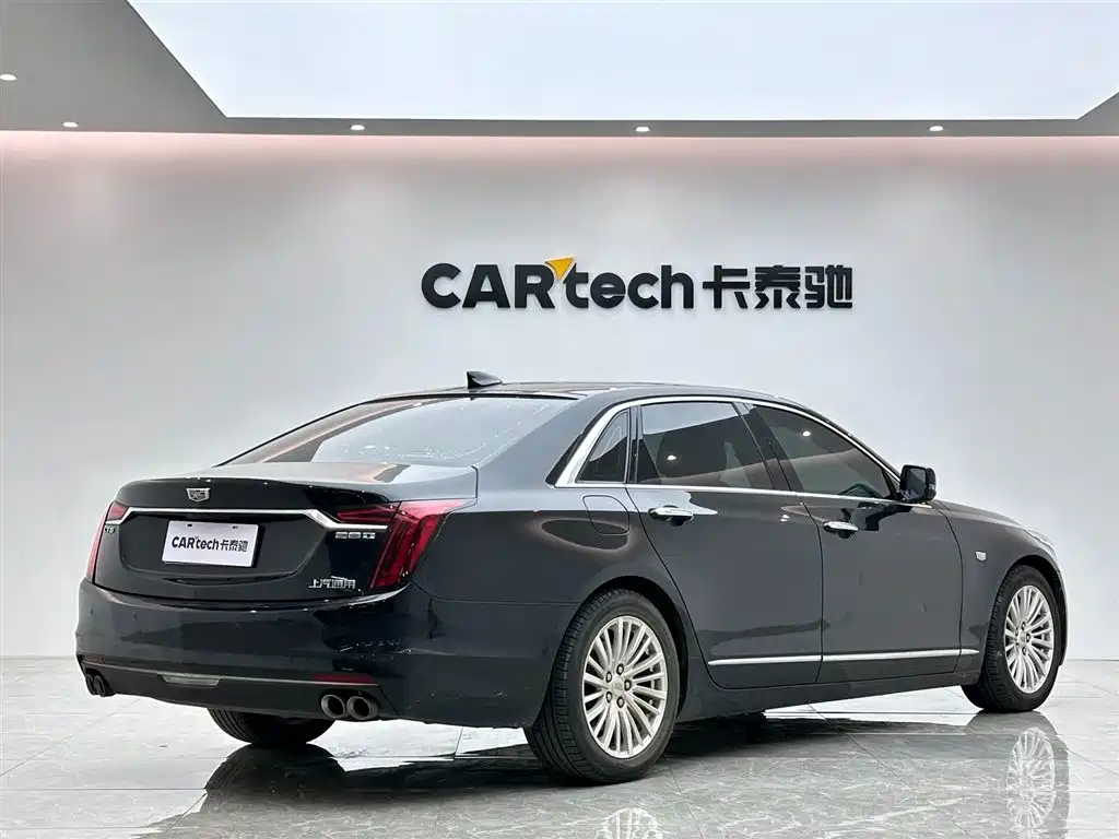 CADILLAC CT6