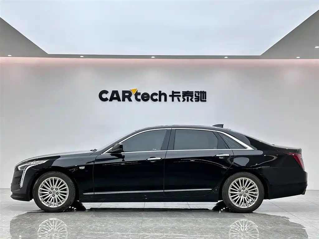 CADILLAC CT6