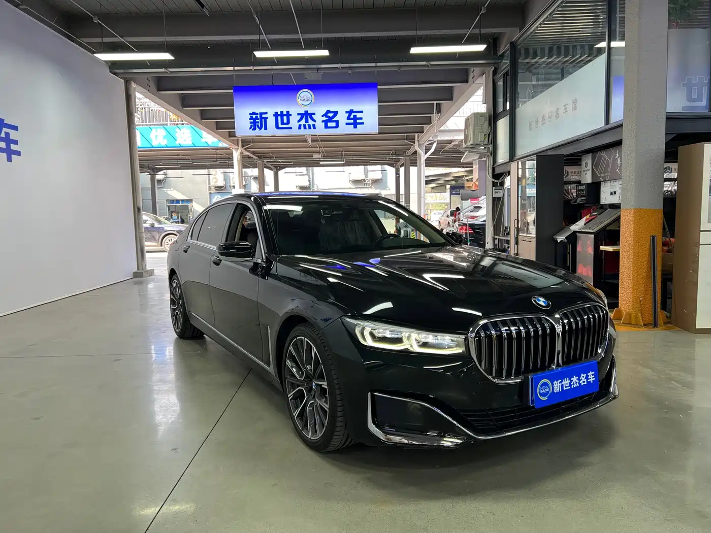 BMW 7 Series 2019 Facelift 740Li Leading Luxury Package фото 3