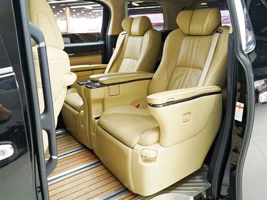 Toyota Alphard 2018 Facelift 3.5L Premium Edition фото 4