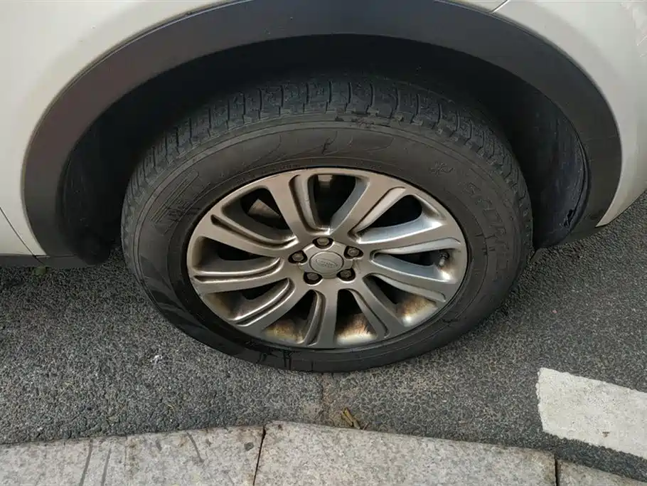 Land Rover Discovery Sport 2018 240PS SE Edition фото 6
