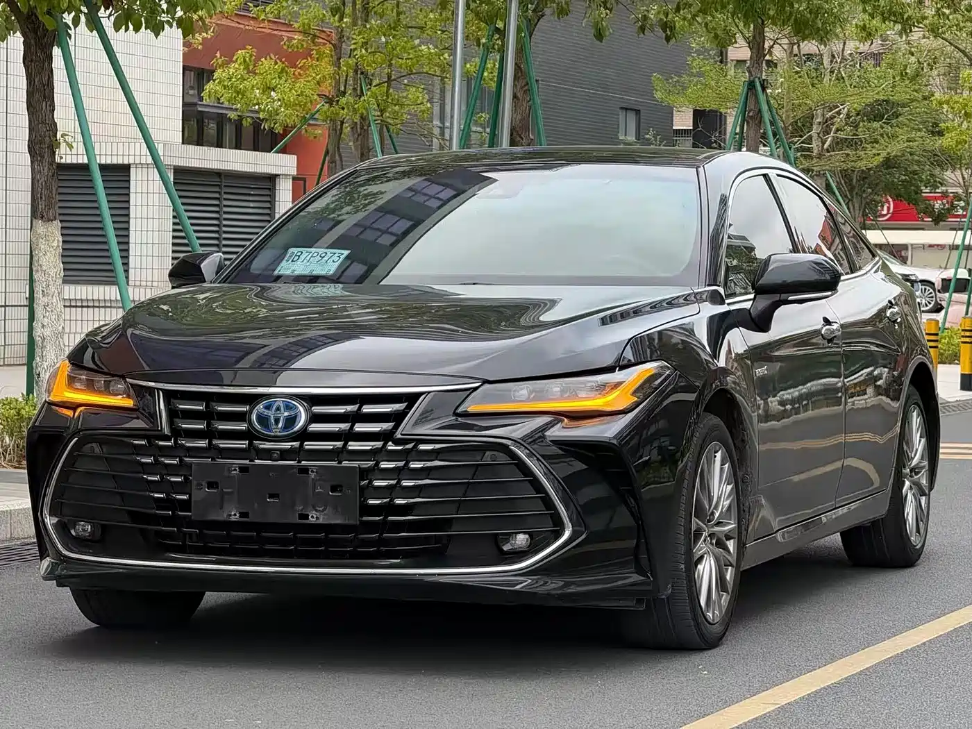 Фото 1 - Toyota Avalon