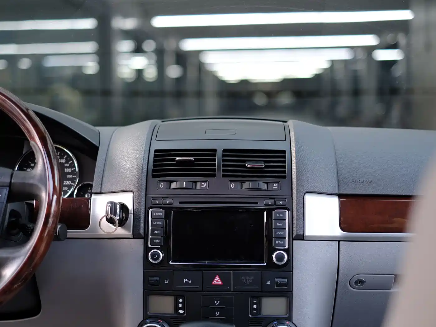 Volkswagen Touareg 2007 3.6L Luxury фото 50