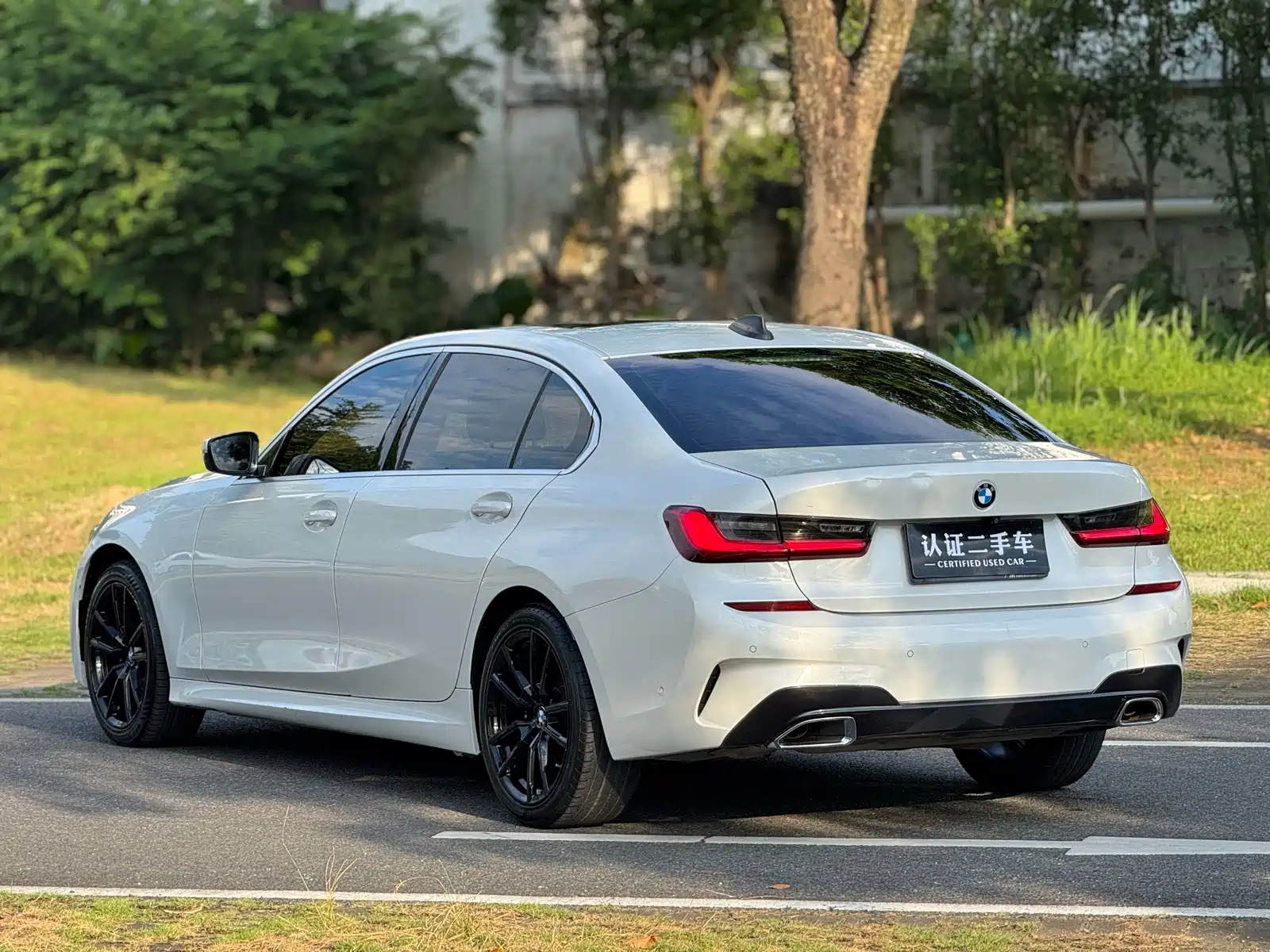 Photo 10 - BMW 3 Series