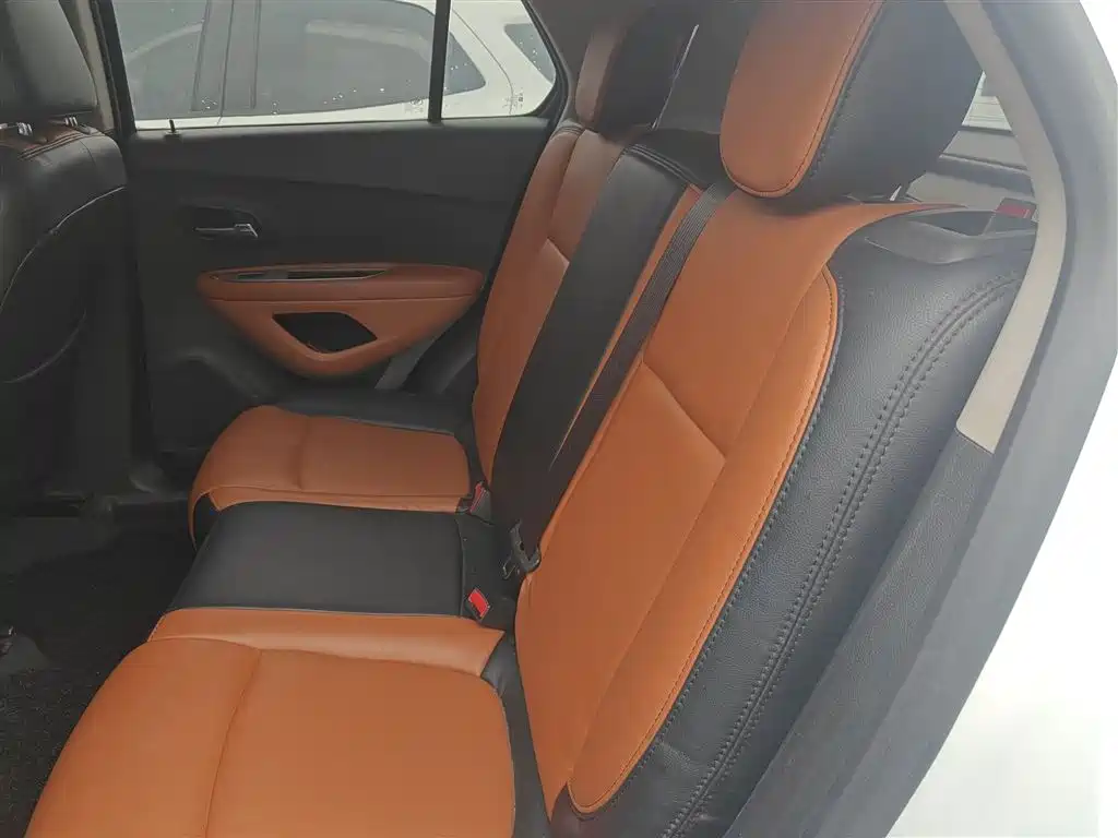 Chevrolet Trax 2016 1.4T Automatic 2WD Comfort Sunroof Edition фото 17
