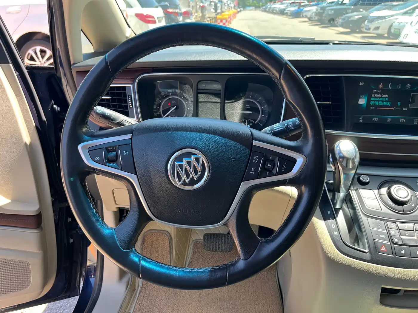 Buick GL8 2017 25S Premium Model China V фото 16