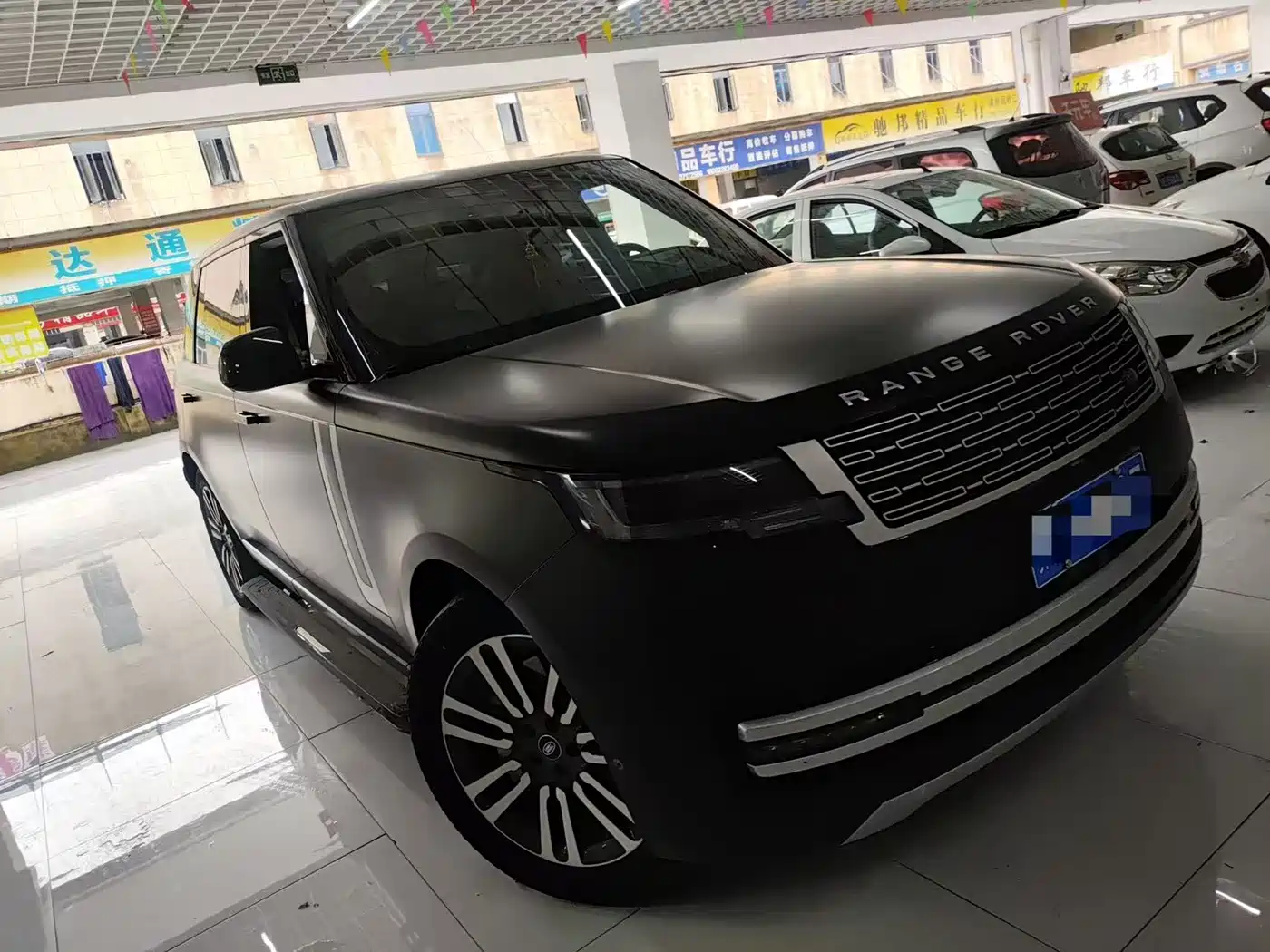 Land Rover Range Rover 2023 3.0 L6 400PS Genesis Extended Version фото 2