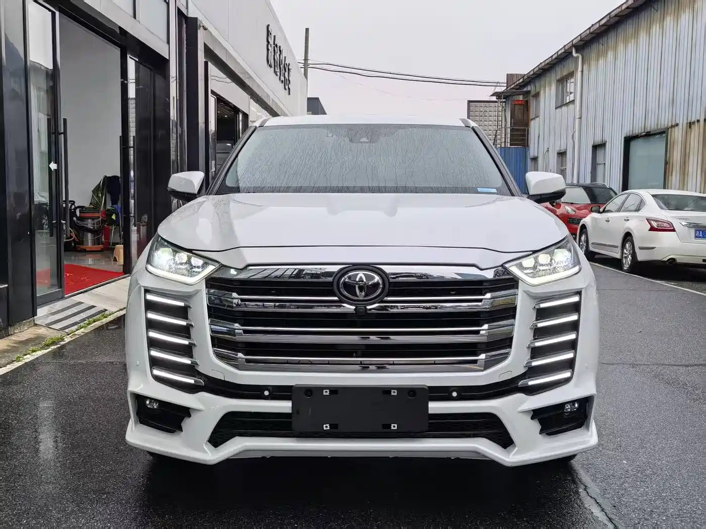 TOYOTA HIGHLANDER