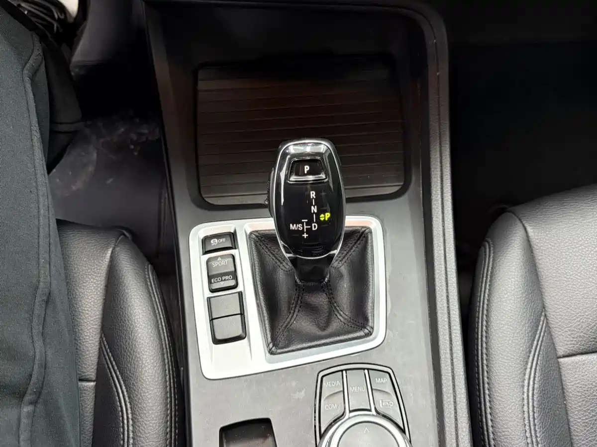 BMW 1 Series 2023 120i M Sport фото 14