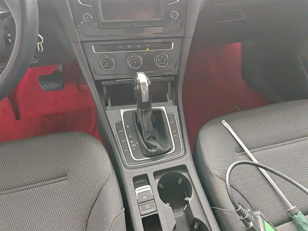 Volkswagen Golf 2017 230TSI Auto Comfort Millionth Anniversary Edition фото 14