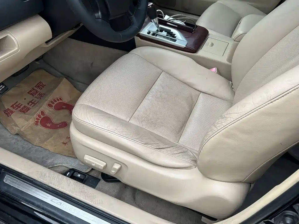 Фото 5 - Toyota Camry