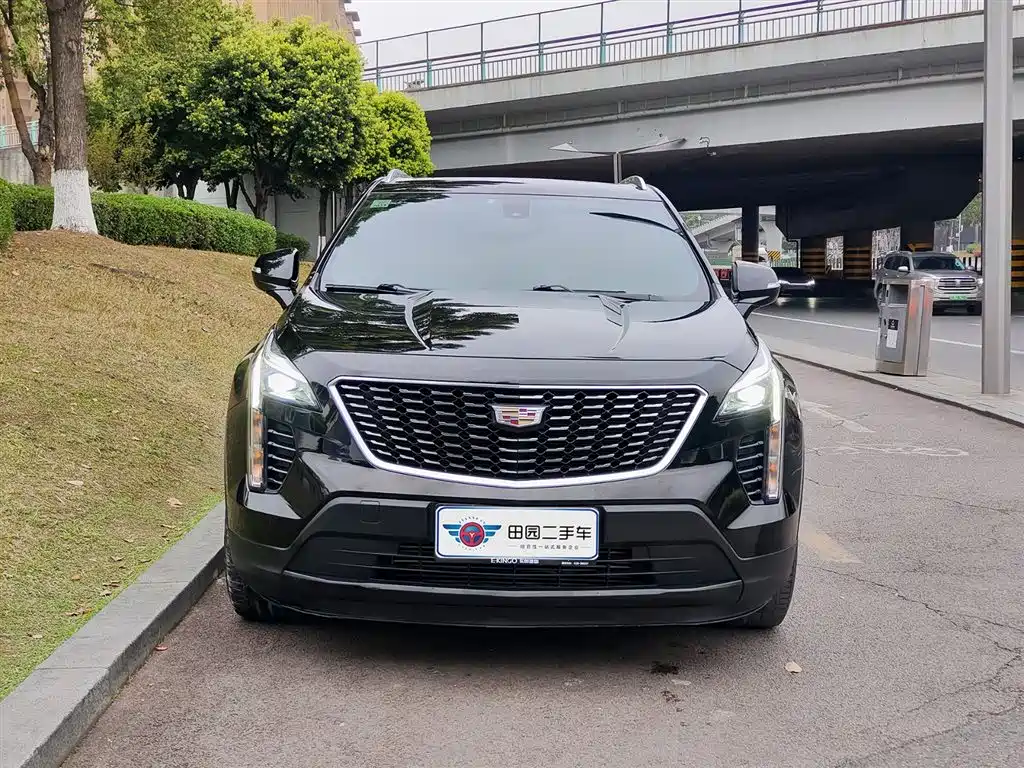 CADILLAC XT4