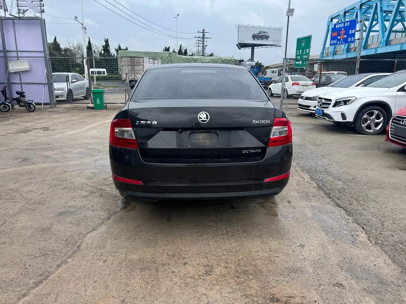 Škoda Octavia 2016 1.6L Automatic Pioneer Edition фото 7
