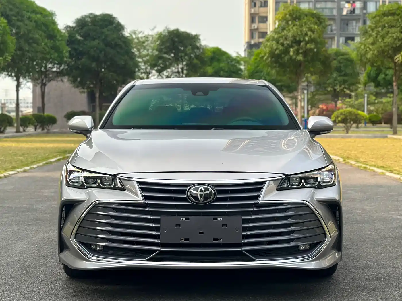 Toyota Avalon 2022 2.0L Progressive Edition фото 2