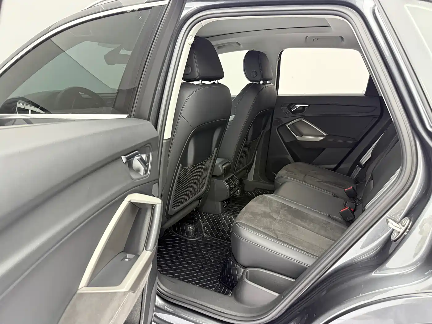 Audi Q3 2023 35 TFSI Fashion Dynamic (1.4T) фото 14