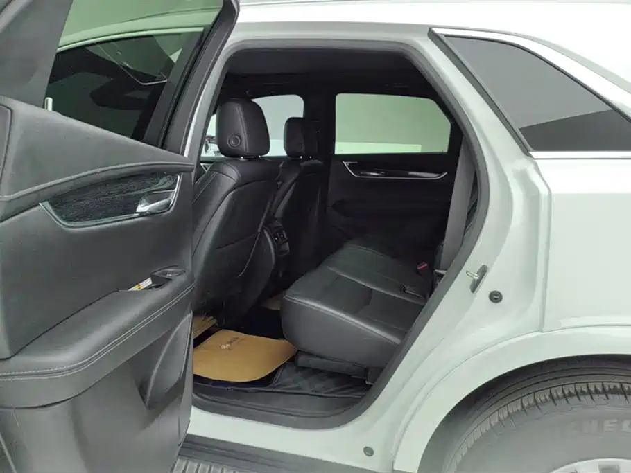 Cadillac XT5 2022 2.0T 2WD Luxury фото 11