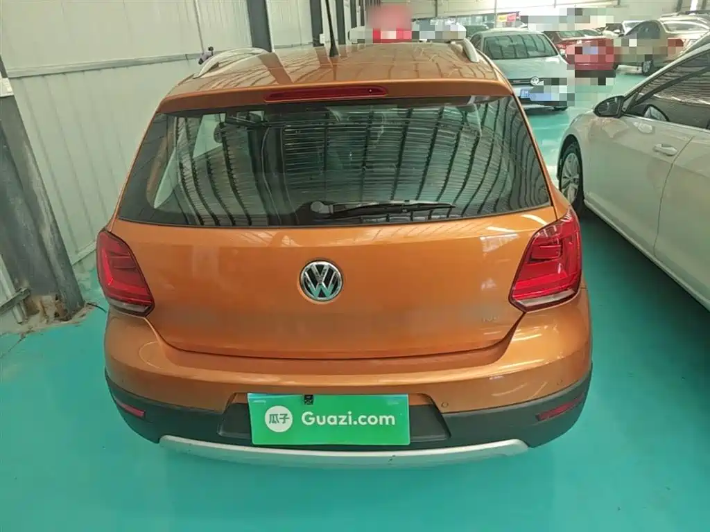 Volkswagen Polo 2016 1.6L Cross Polo Automatic фото 6