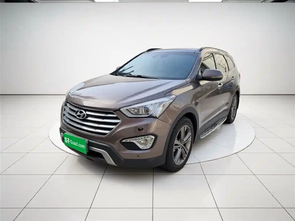 Hyundai Grand Santa Fe 2013 3.0L 7-Seat AWD Brown Interior Flagship фото 2