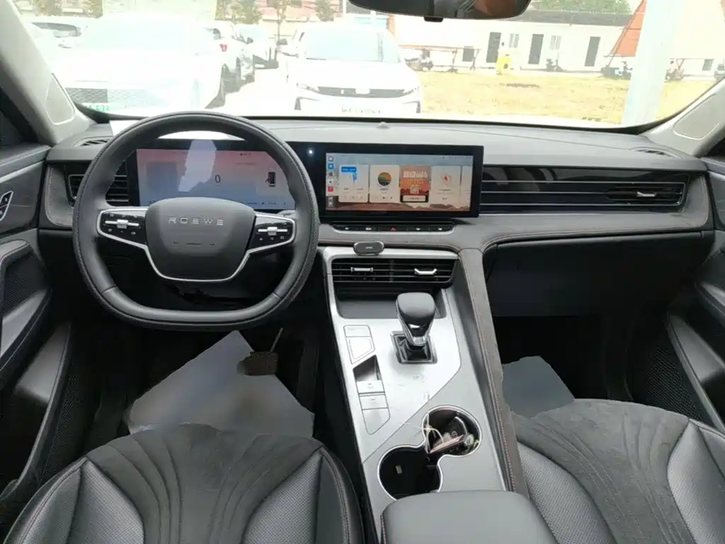 Roewe D5X DMH 2024 2024 135 Flagship Edition